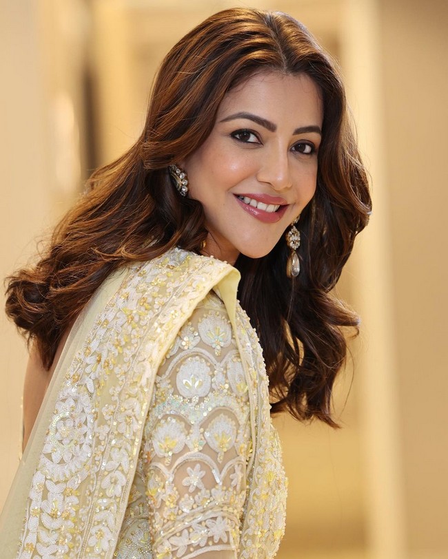 Kajal Trendy Cliks