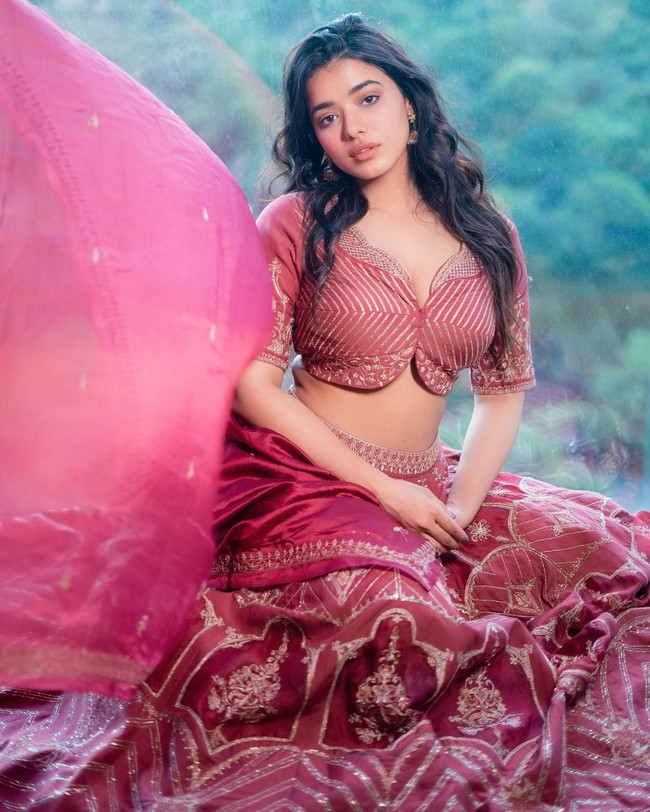Ketika Sharma Looks Beautiful in Saree