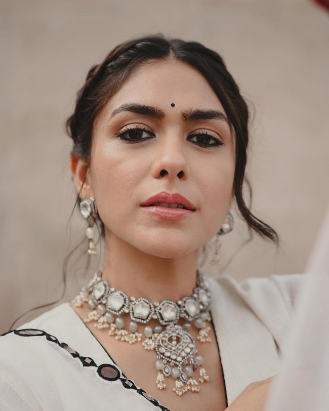 Mrunal Thakur Looks Sizziling in White Dress