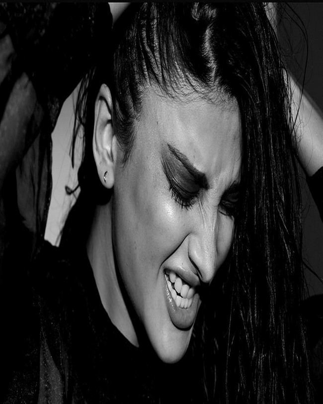 Shruti Haasan Ravishing Looks in Her New Stills