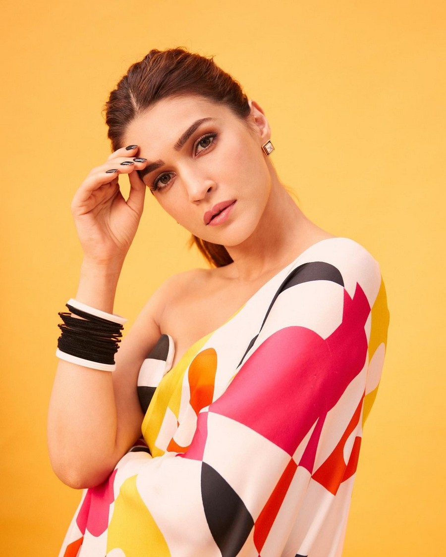 Kriti Sanon Latest Photoshoot