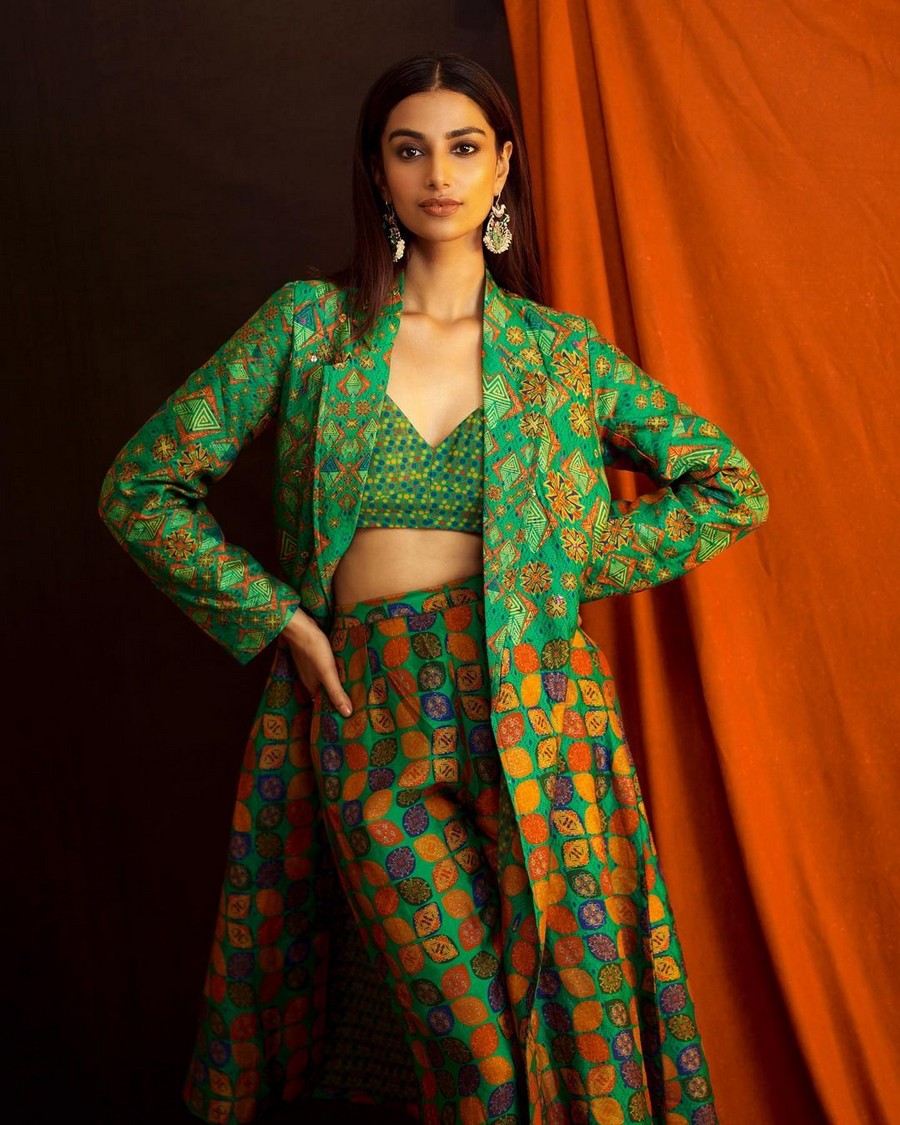 Meenakshii Chaudhary Latest Insta Photos