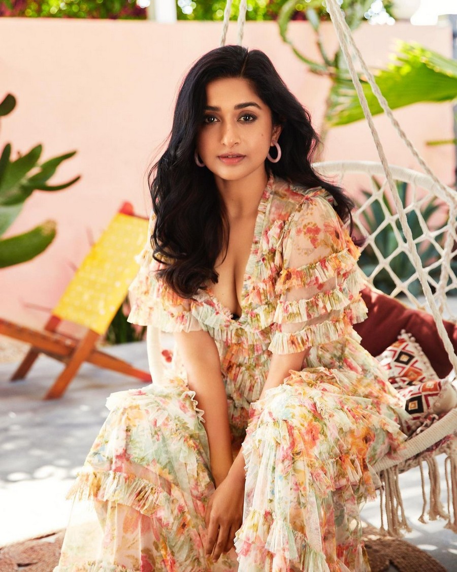 Meera Jasmine Trendy Cliks