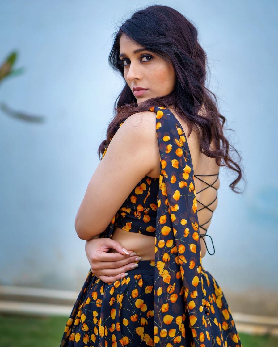 Anchor Rashmi Gautam Latest Saree Cliks