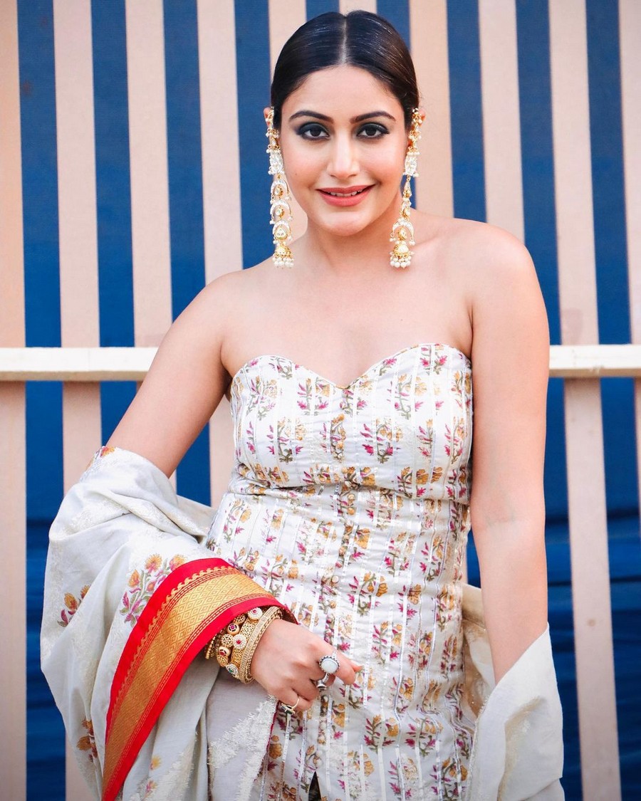 Surbhi Chandna Trendy Cliks