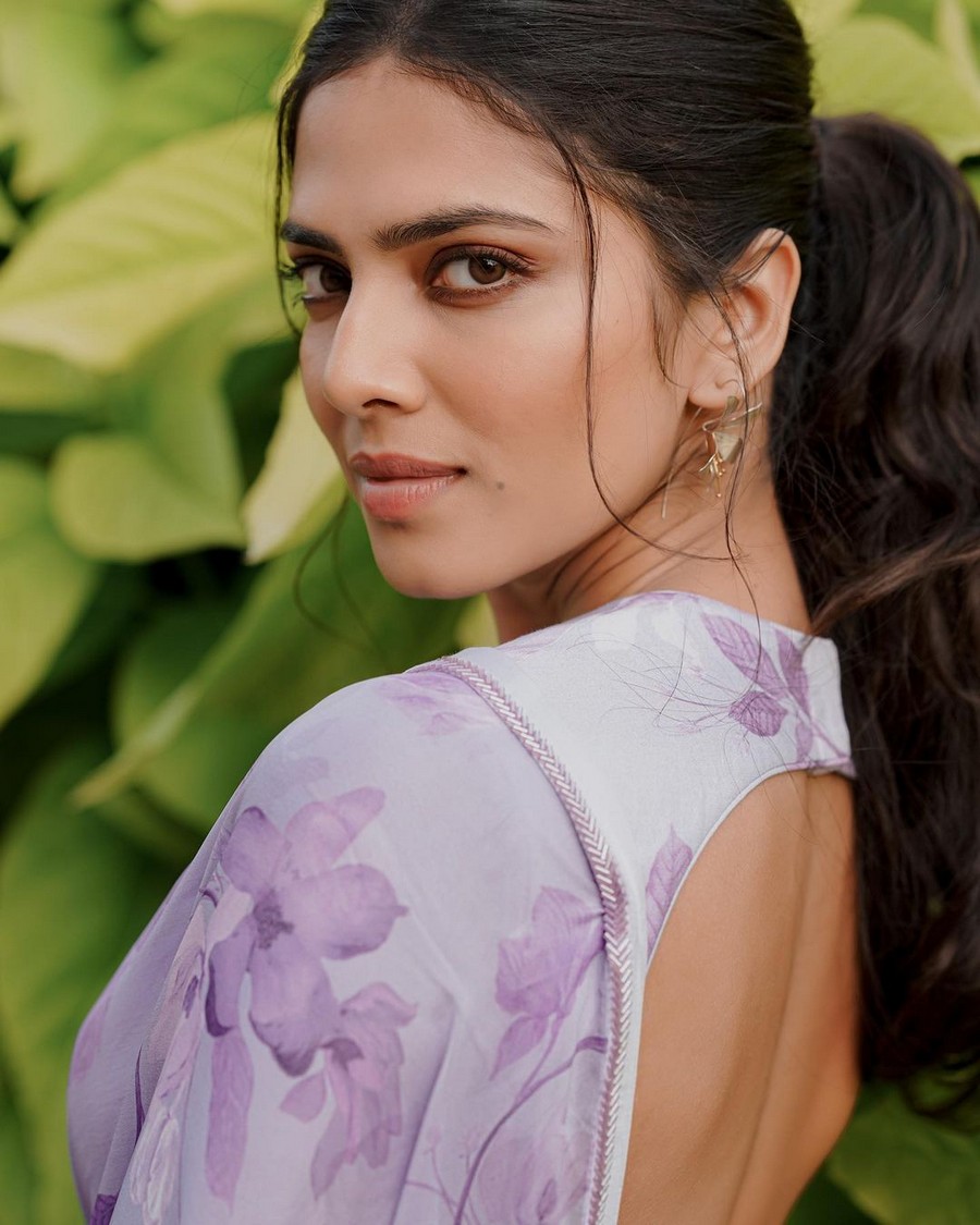 Malavika Mohanan Looking Gorgeous in Saree