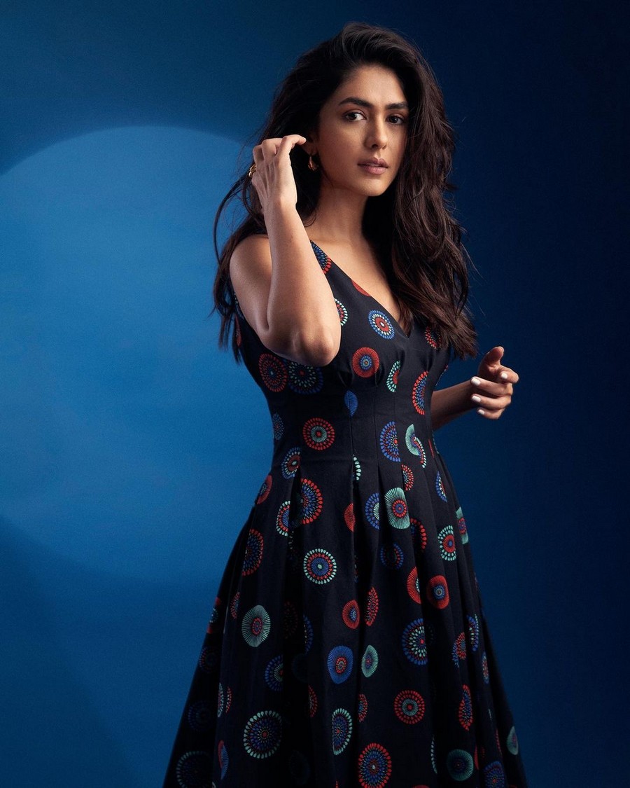 Latest Pics Of Mrunal Thakur