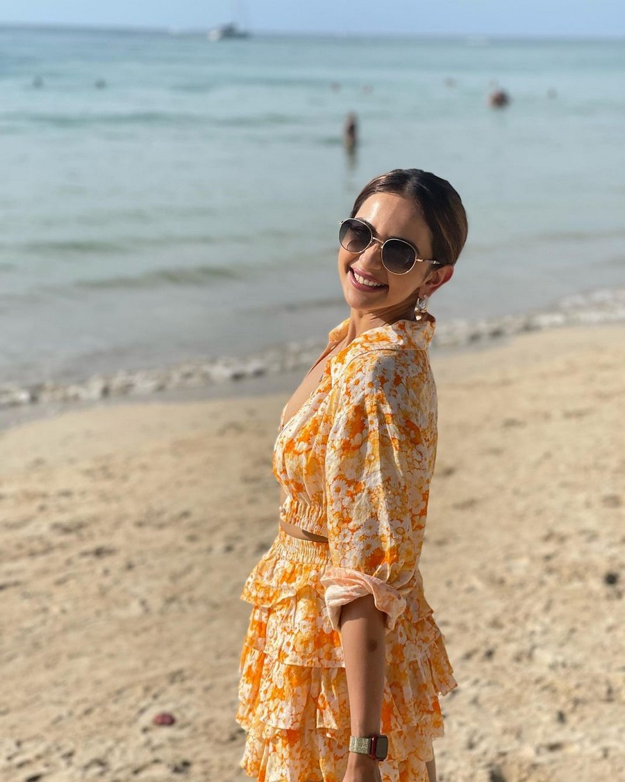 Rakul Looks Appealing in Yellow Outfit