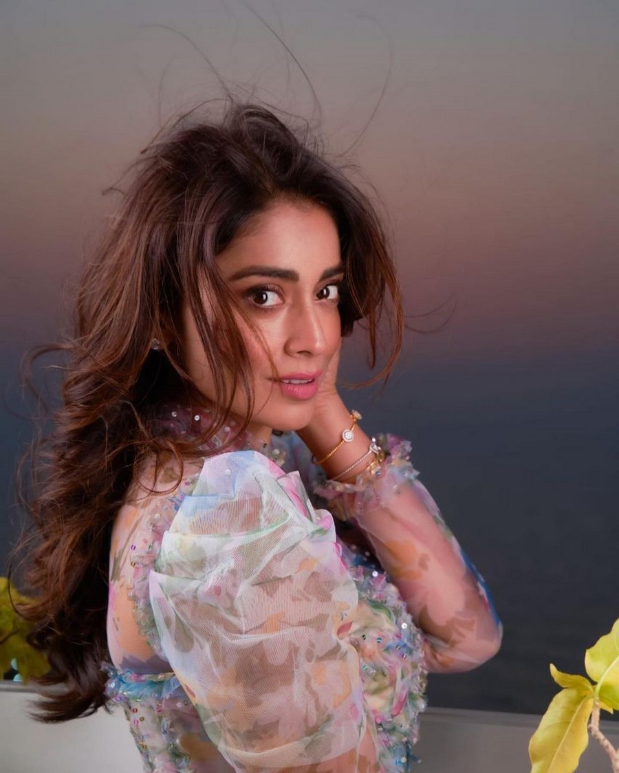Shriya Saran Latest Insta Cliks