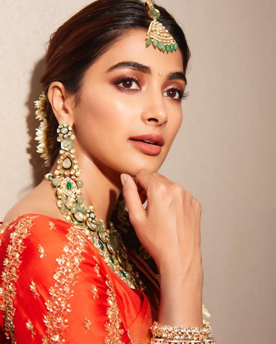 Pooja Hegde Latest Photoshoot in Silk Saree