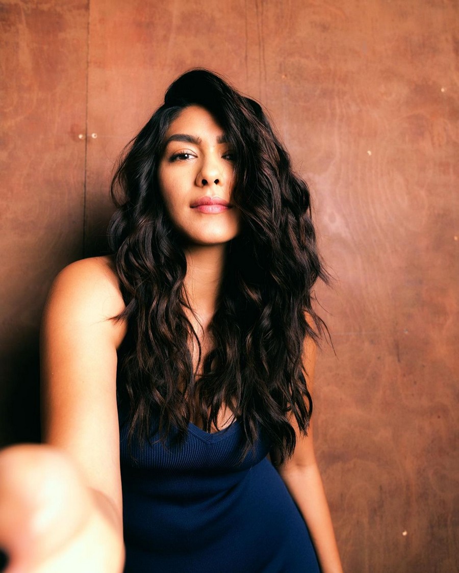 Mrunal Thakur Looks Pretty in Black Dress