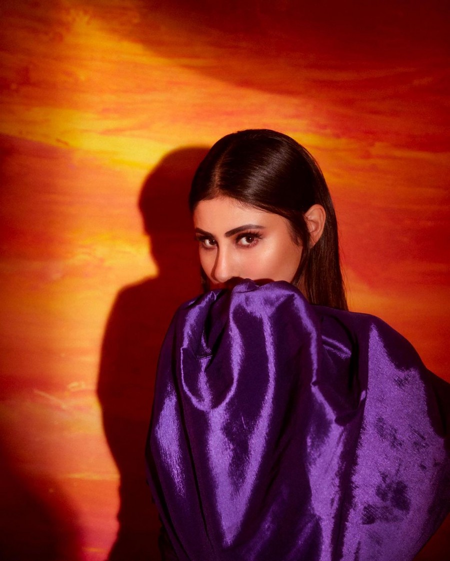 Alluring Poses Of Mouni Roy in Shiny Violet Outfit