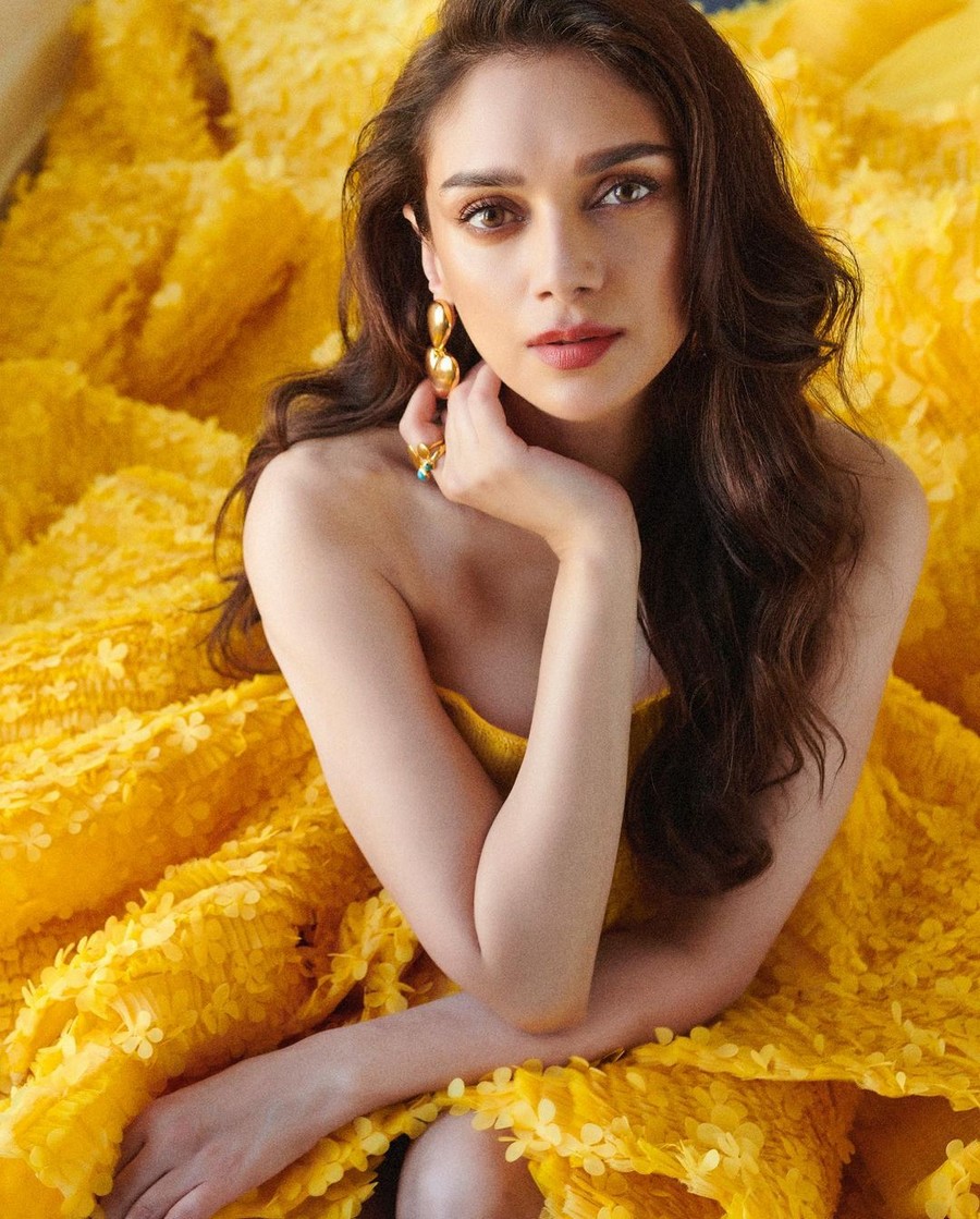 Aditi Rao Hydari Beautiful Clicks in Yellow Dress