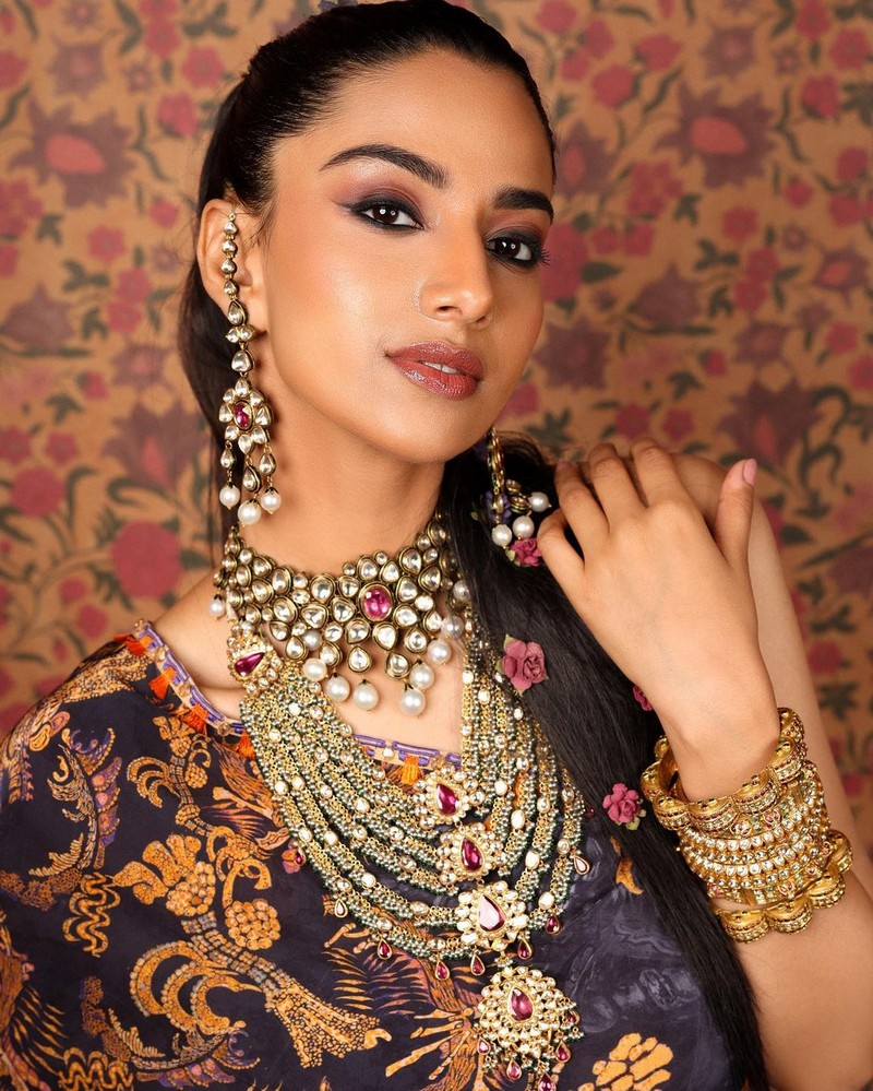 Awesome Pics Of Meenakshii Chaudhary in Black Dress