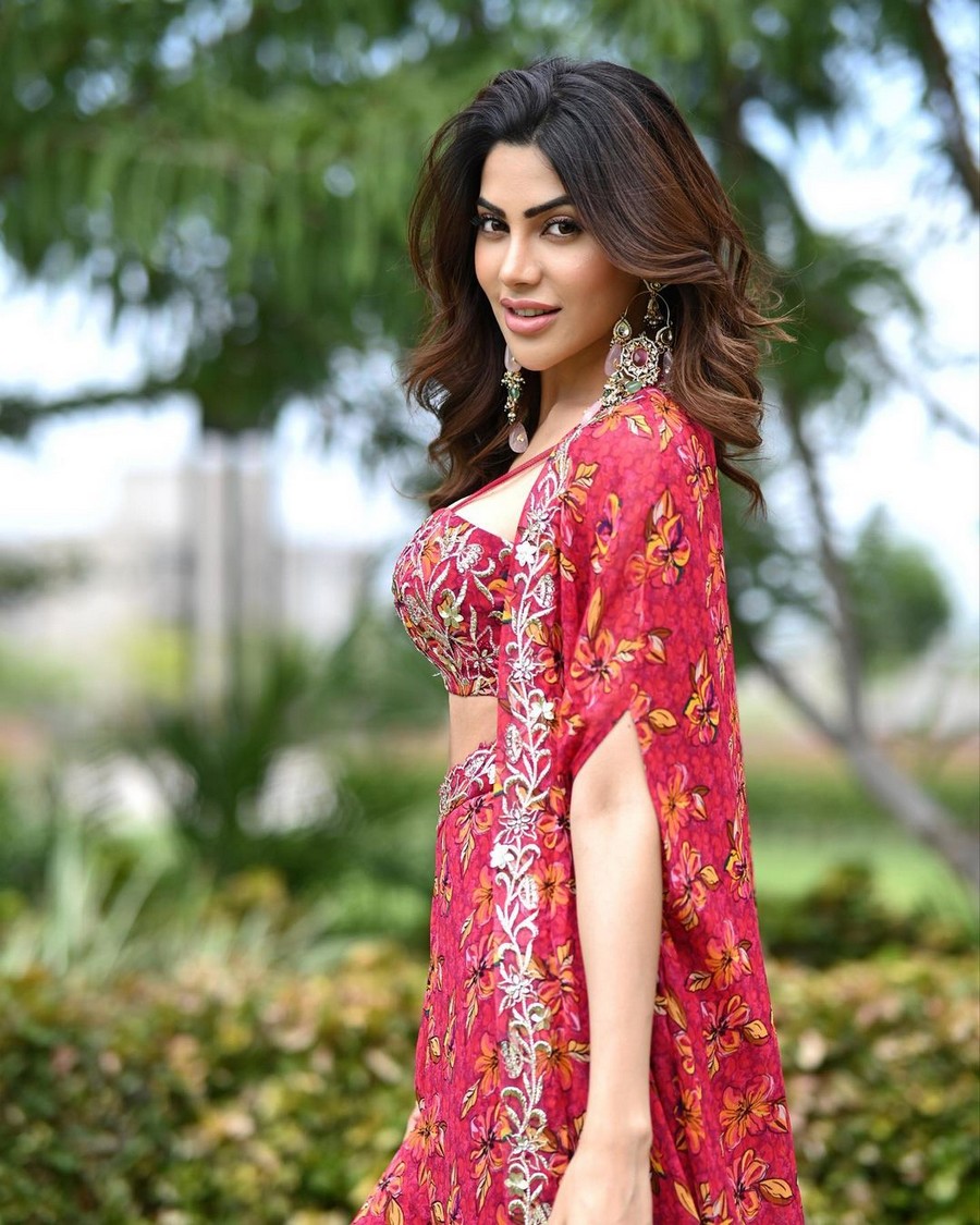 Awesome Pics Of Nikki Tamboli in Red Dress