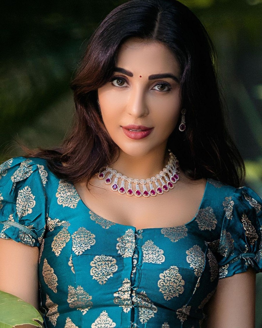Parvati Nair Awesome Looks in Green Outfit