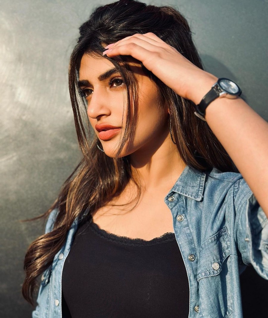 Actress Sreeleela Stylish Pics