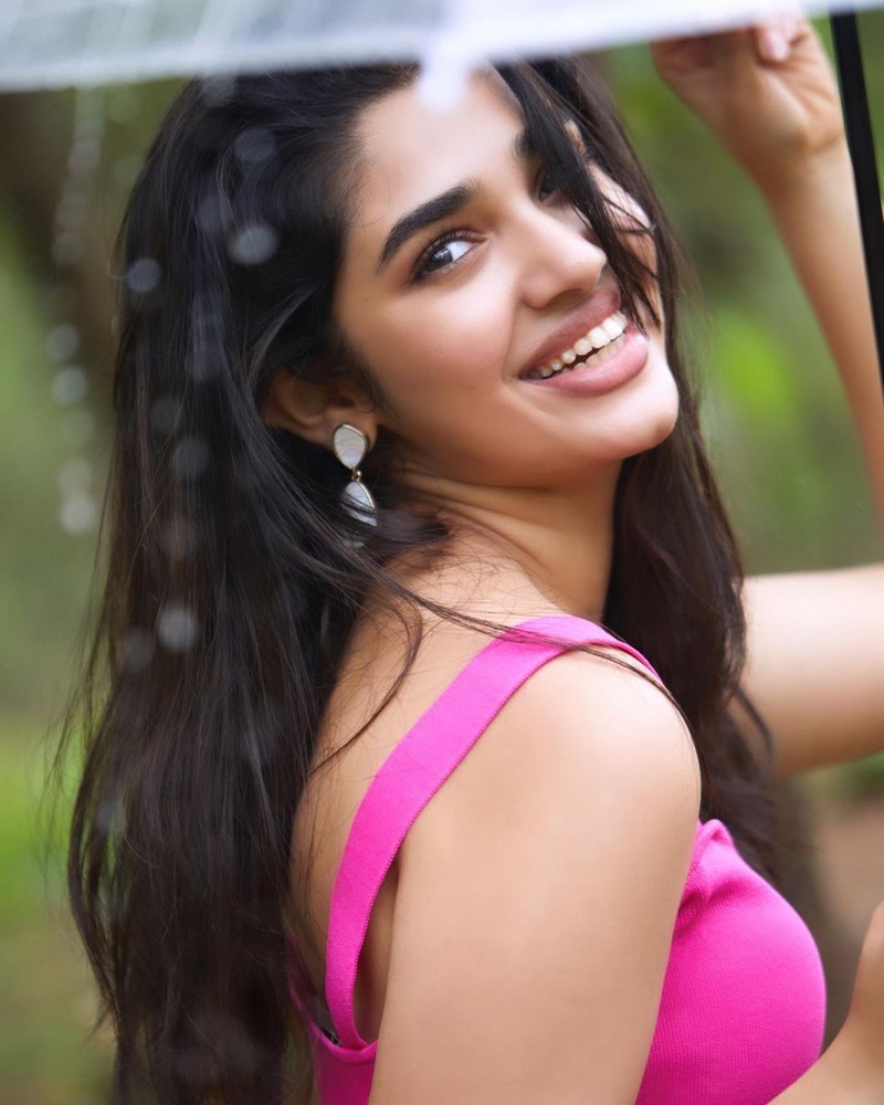Krithi Shetty Trendy Clicks