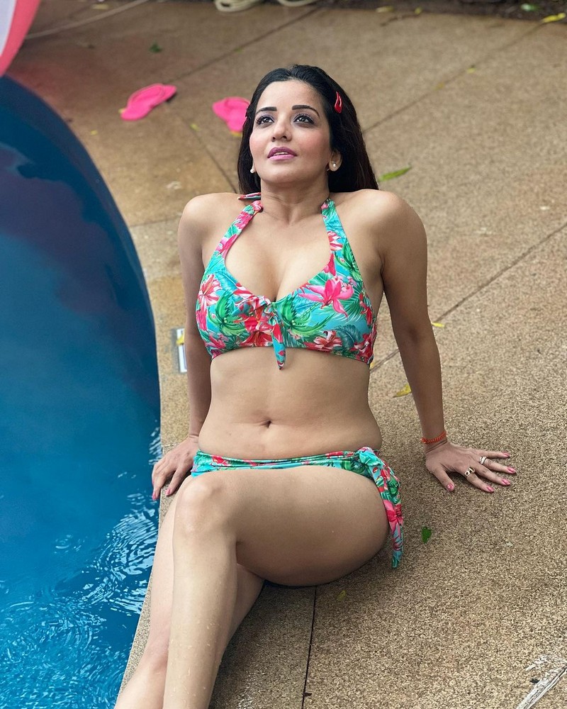 MONALISA Bikini Stills