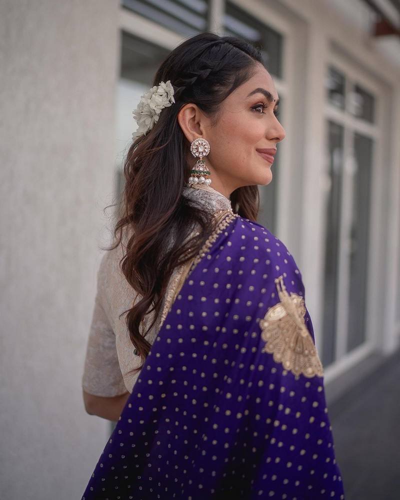 Mrunal Thakur Latest Images