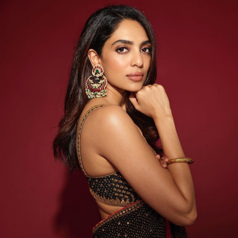 Sobhita Dhulipala Looks Awesome in Black Saree