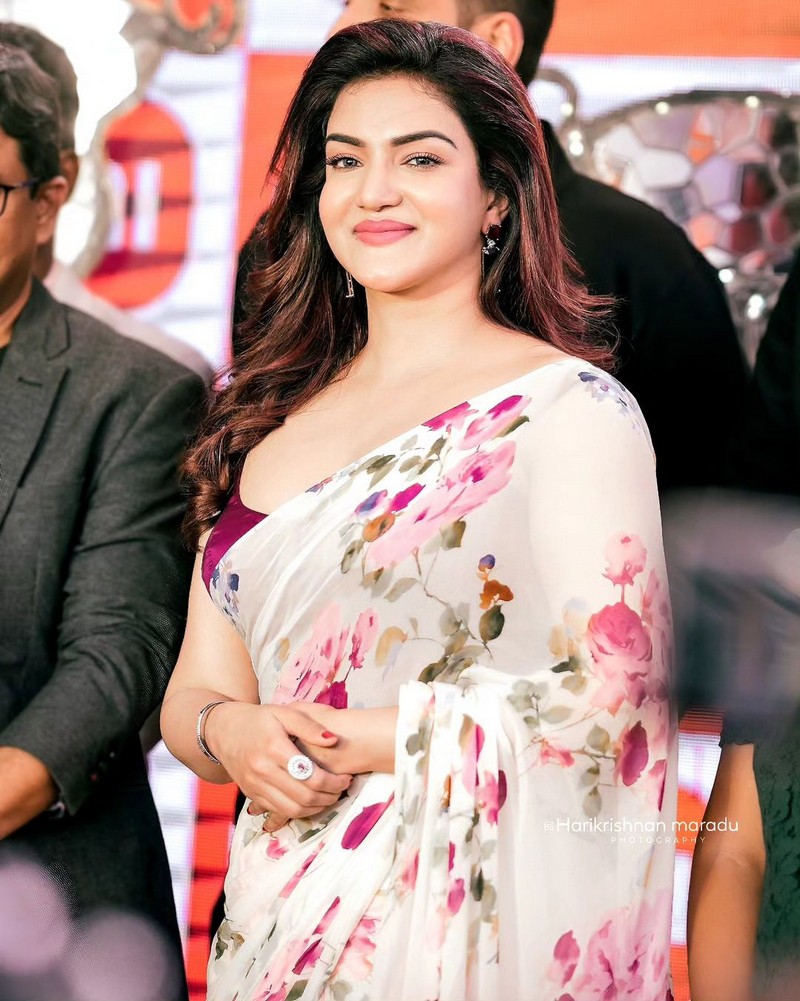 Beautiful Pics Of Honey Rose in Saree
