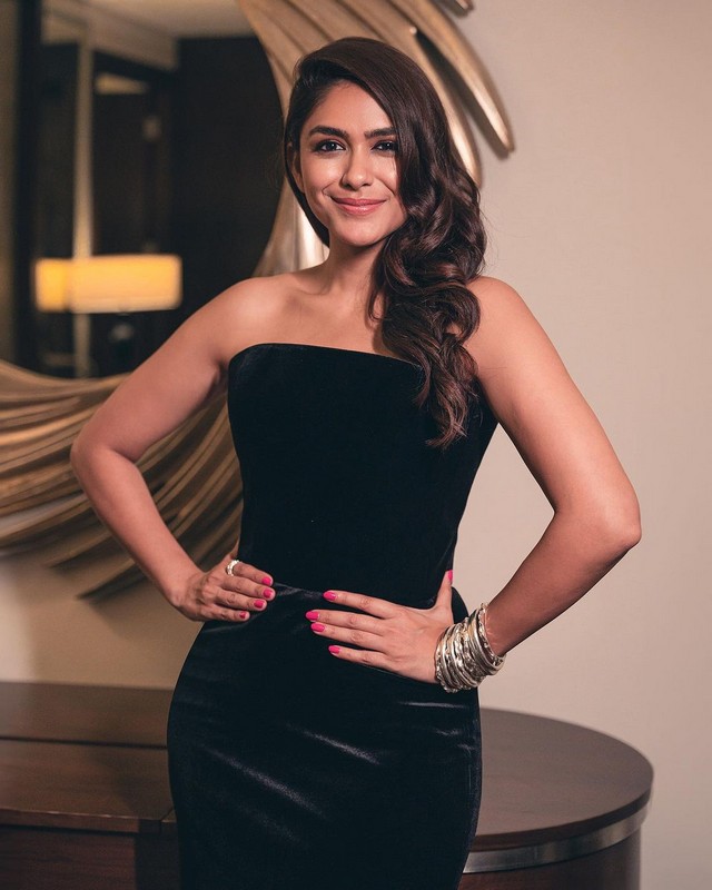 Mrunal Thakur Trendy Poses in Black Outfit