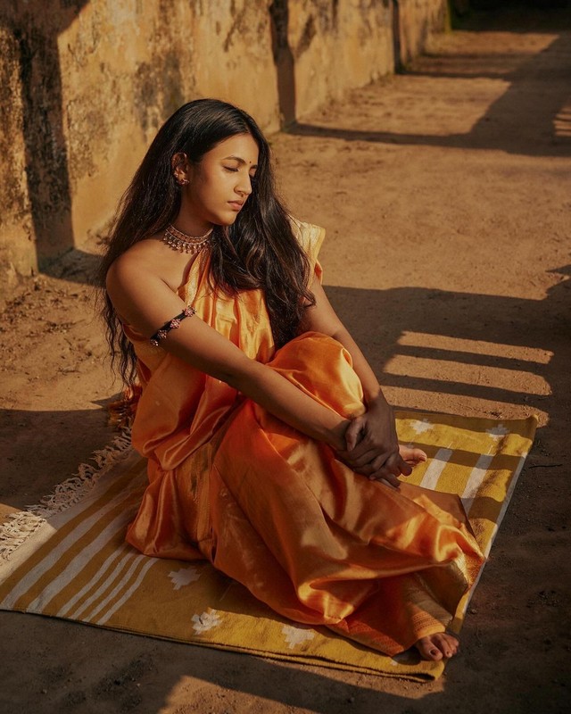 Fabulous Pics Of Niharika Konidela in Saree