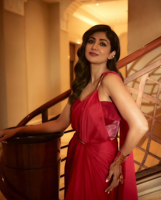 Shilpa Shetty Trendy Clicks