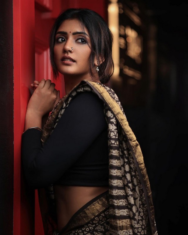 Eesha Rebba Looks Pretty in Saree