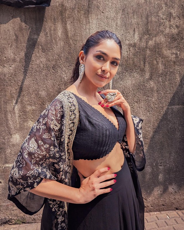 Mrunal Thakur Sizzling Clicks in Black Dress