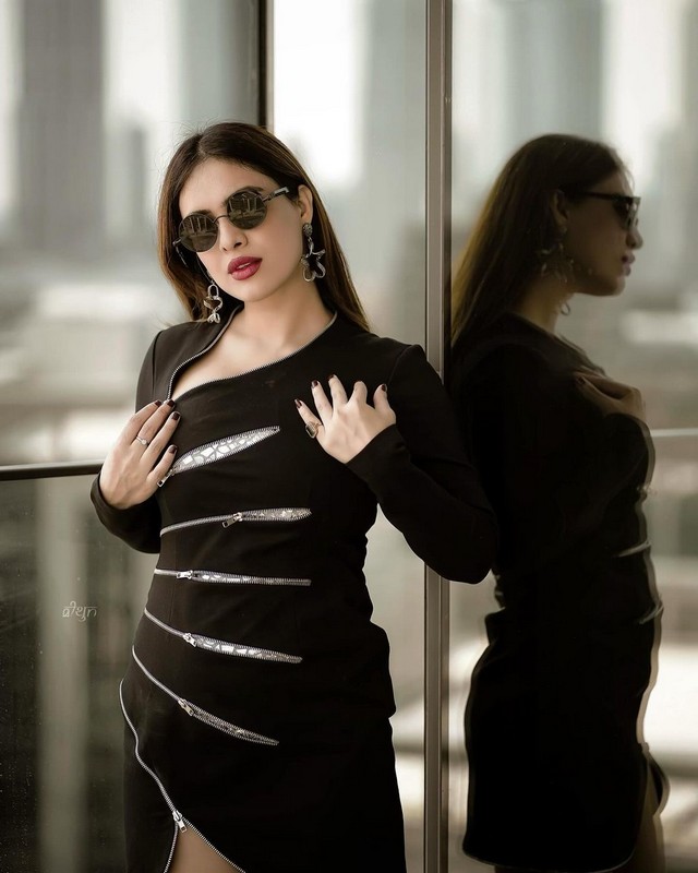 Nehhaa Malik Mesmerizing Clicks in Black Outfit