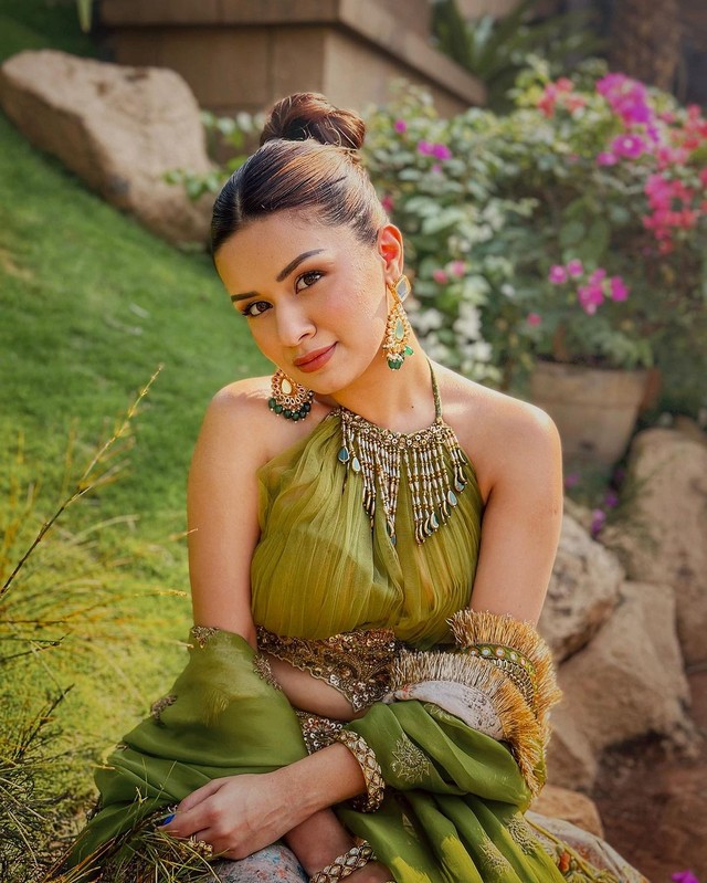 Avneet Kaur Trendy Clicks