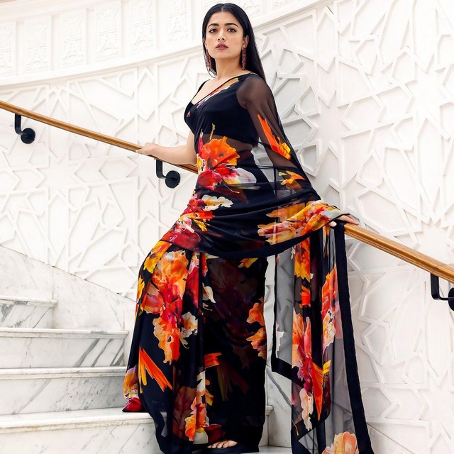 Rashmika Mandanna Sizzling Looks in Saree