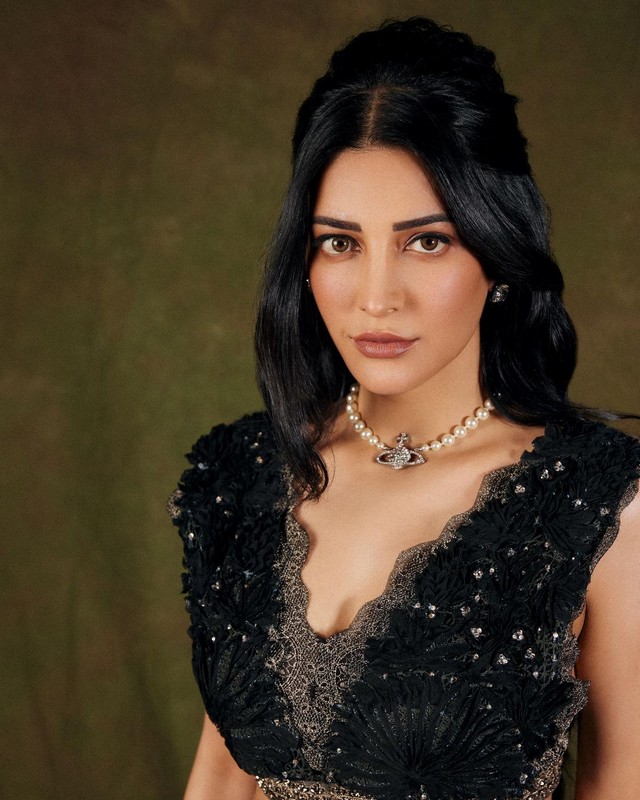 Salar Beauty Shruti Haasan Elegant Clicks in Black Dress