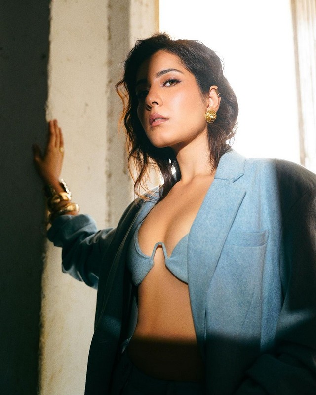 Raashii Khanna Hottest Clicks in Blue Outfit