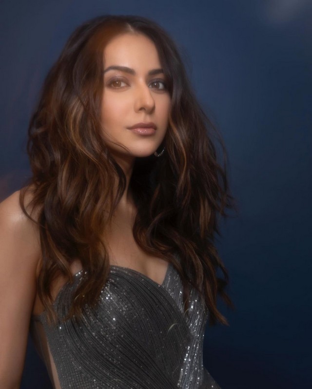 Awesome Clicks Of Rakul in Shiny Outfit