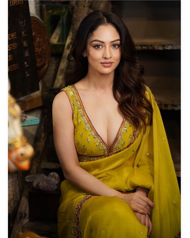 Gorgeous Clicks Of Sandeepa Dhar