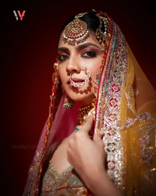 Malavika Mohanan Looking Pretty in Ethnic Wear