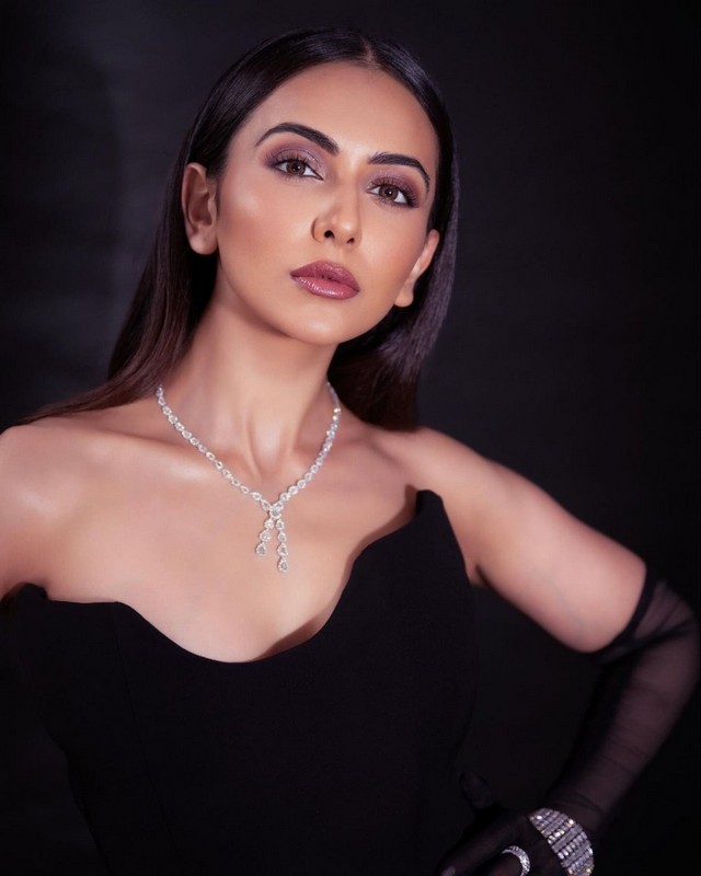 Rakul Beautiful Pics in Black Dress