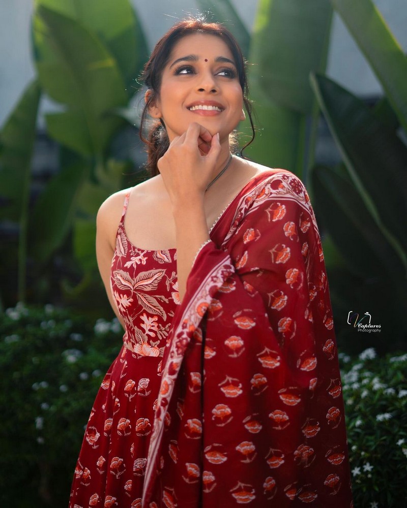 Rashmi Gautam Beautiful Stills