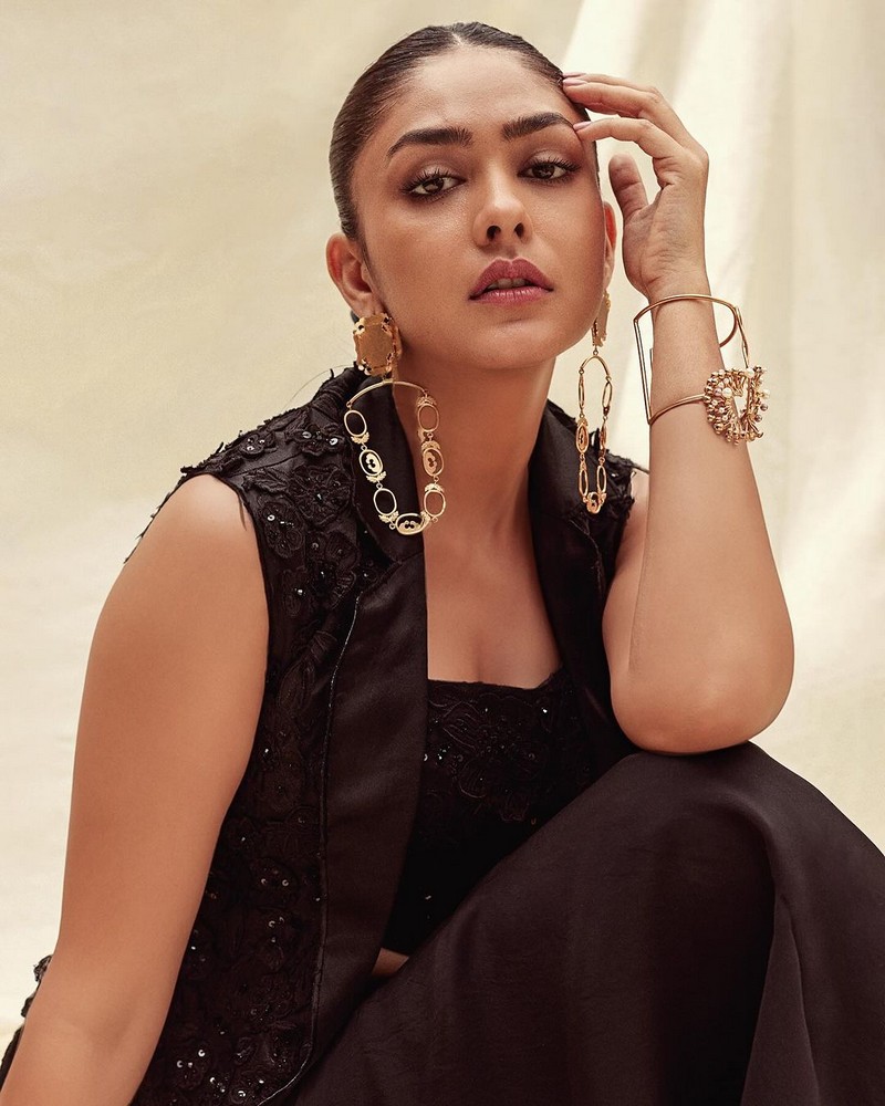 Glamorous Pics Of Mrunal Thakur in Black Dress