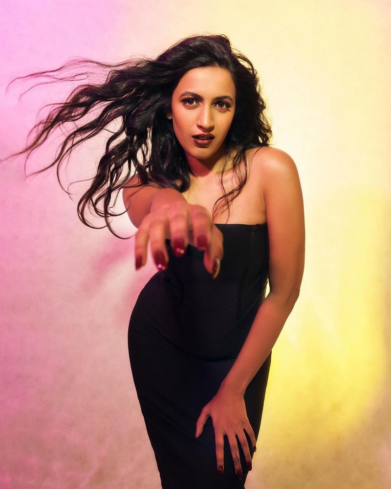 Sizzling Clicks Of Niharika Konidela in Black Dress