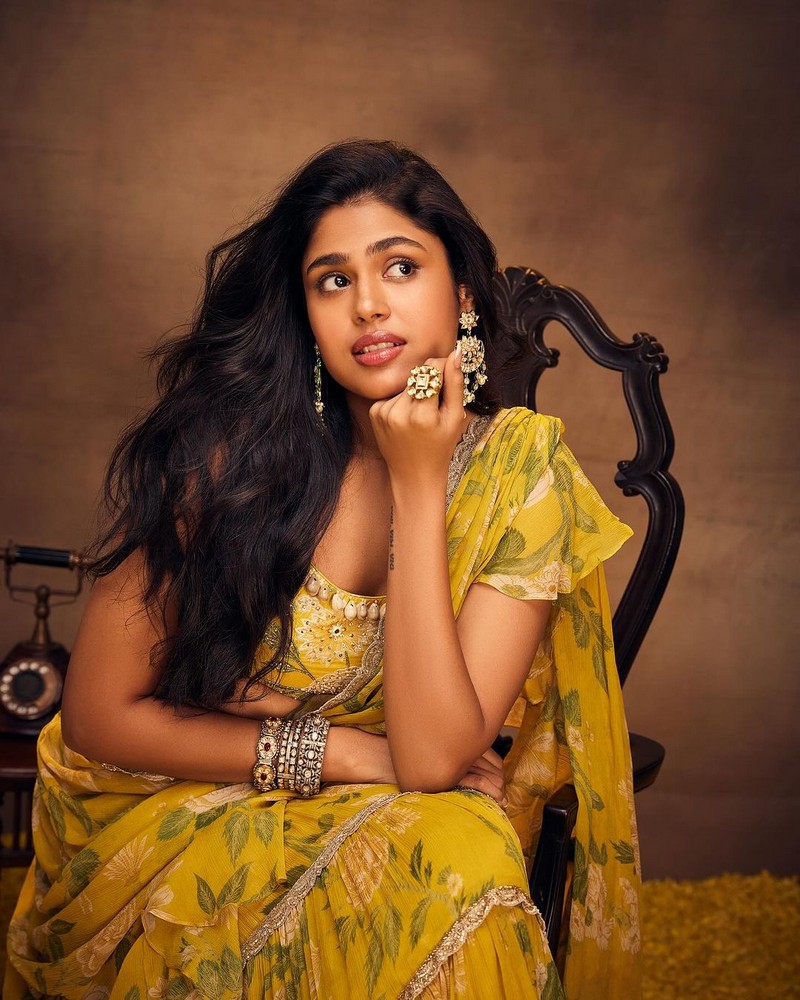 Gorgeous Pics Of Faria Abdullah in Yellow Saree