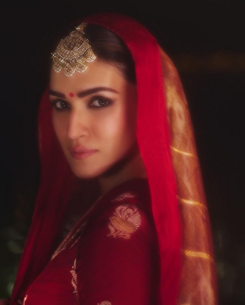 Kriti Sanon Latest Photoshoot in Traditional