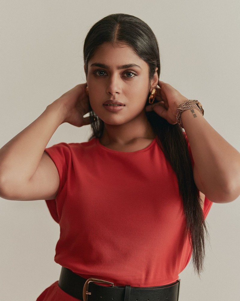 Faria Abdullah Looks Beautiful in Red Dress