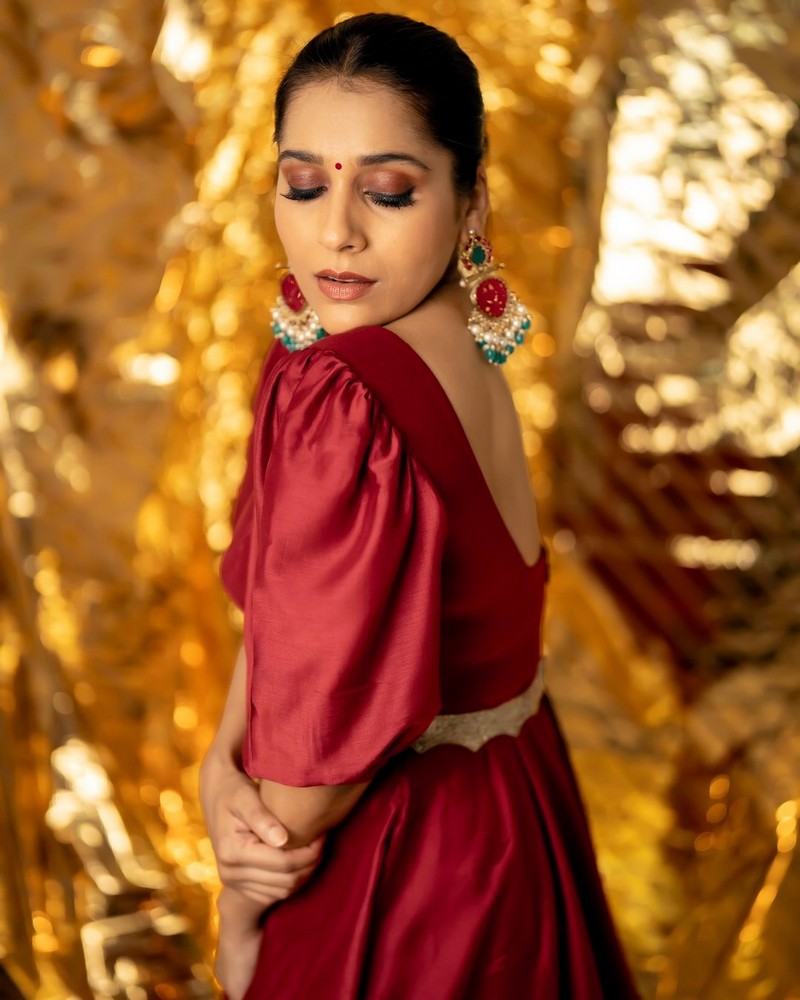 Anchor Rashmi Gautam Looks Awesome in Red Dress