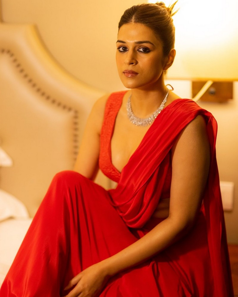 Shraddha Das Mesmerizing Looks in Red Saree