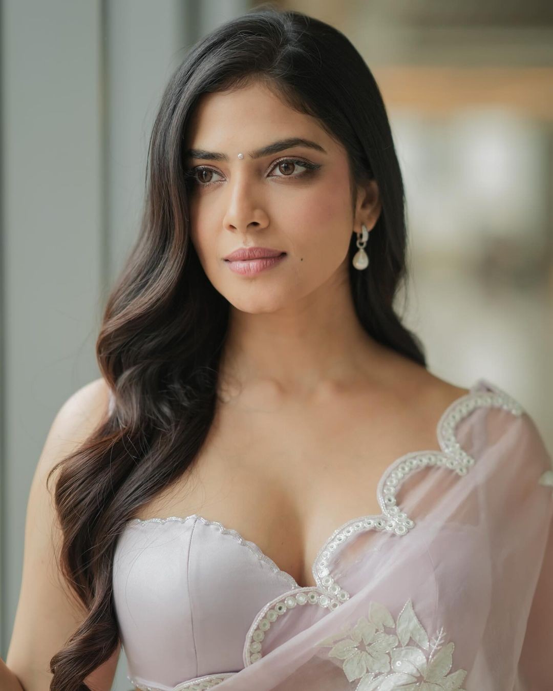 Malavika Mohanan Hottest Looks in Saree