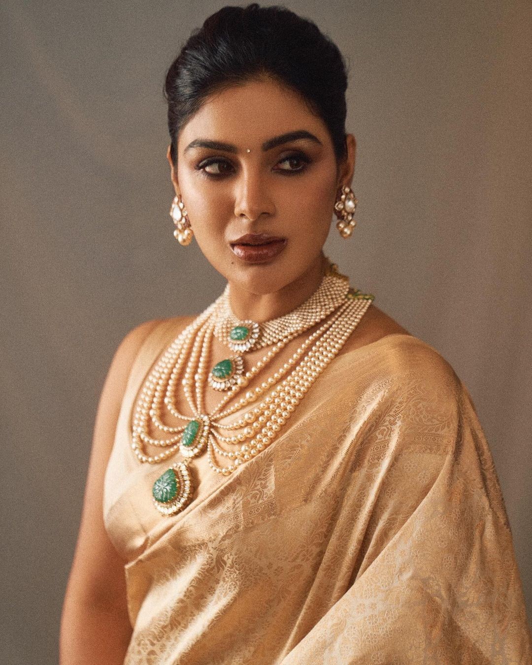 Actress Samyuktha Menon Looking Gorgeous in Saree